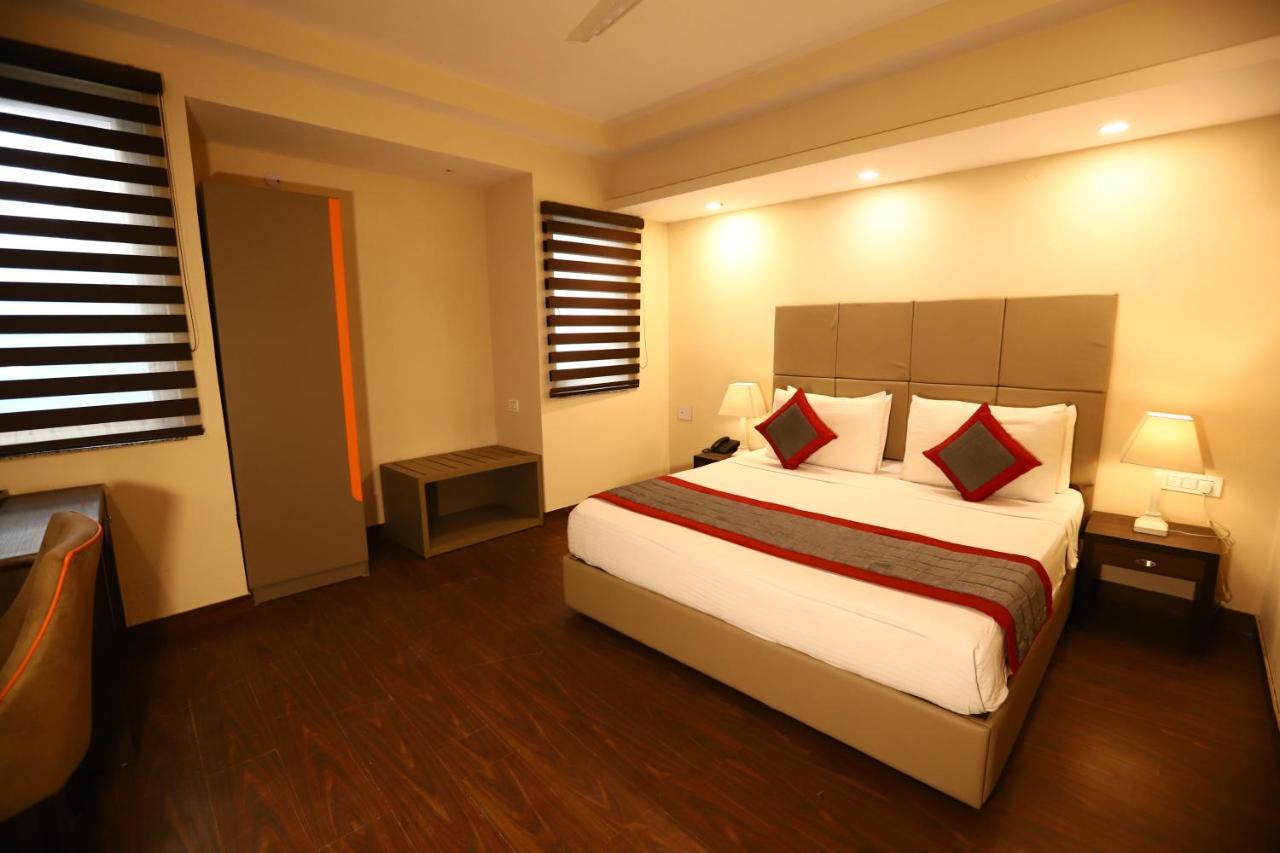 Hotel Azulo Bhikaji Cama Place Delhi - Couple Friendly Local Ids Accepted New Delhi