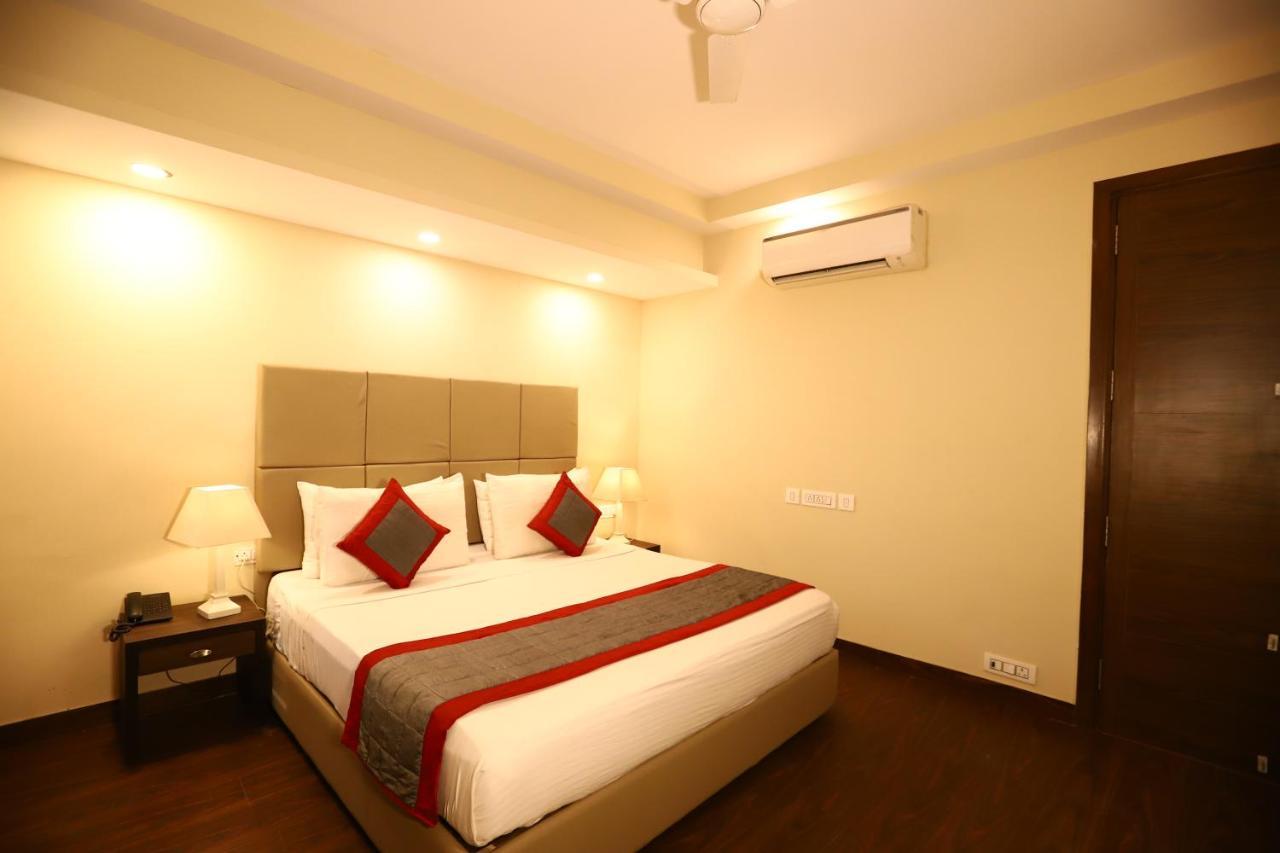 Azulo Bhikaji Cama Place Delhi - Couple Friendly Local Ids Accepted