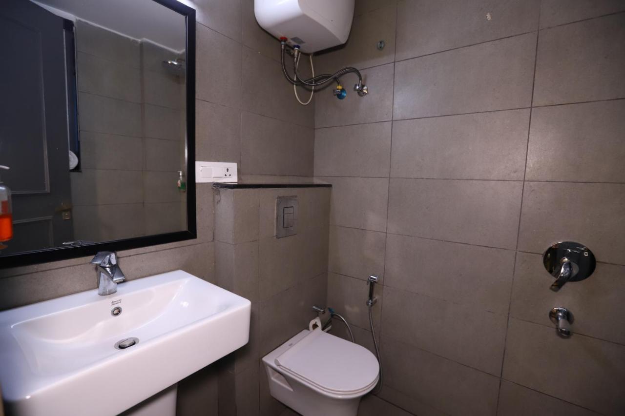 Azulo Bhikaji Cama Place Delhi - Couple Friendly Local Ids Accepted New Delhi